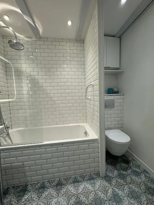 Apartamento Arazy - Superb Duplex Old Antibes Very Central, Ac, Terrace